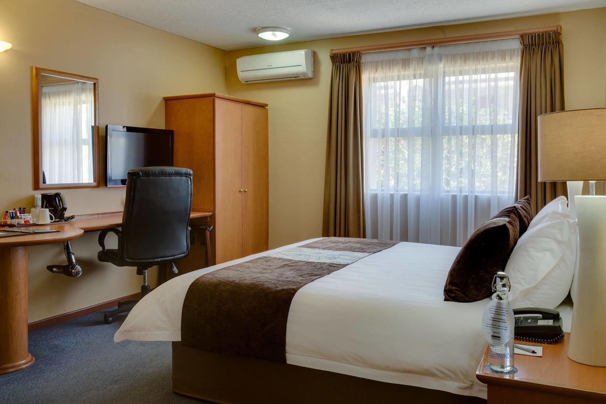 בלוויל Protea Hotel By Marriott Cape Town Tyger Valley מראה חיצוני תמונה